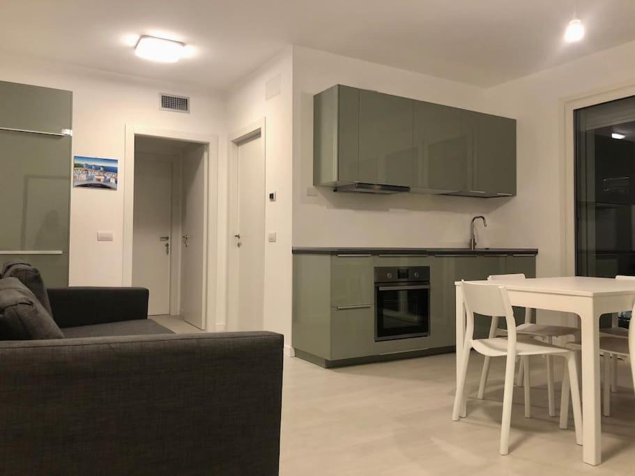 Luxury 3 Bedroom Apartment 100 Mq Next To Rho Fiera And San Siro Milánó Kültér fotó
